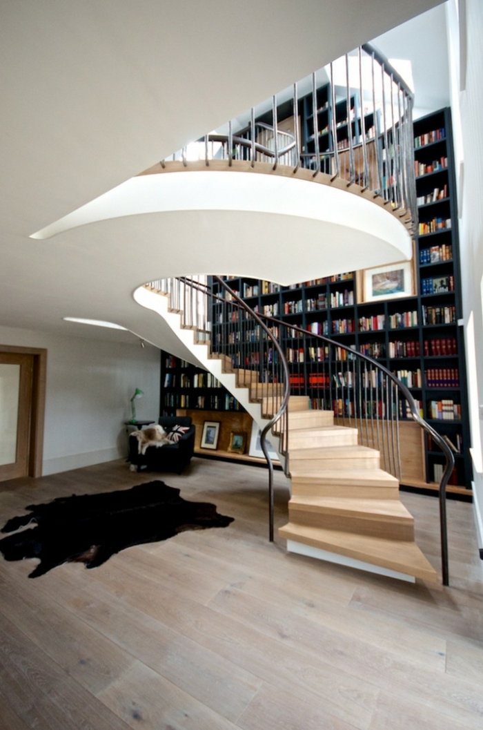 spiral trappe design smukt interiør design bibliotek faldt tæppe trægulv