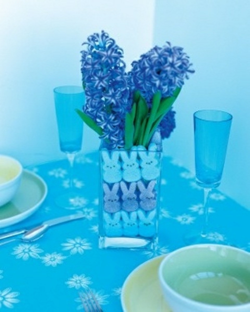geurige blauw paars porseleinen kopjes gerechten koffie thee aangenaam