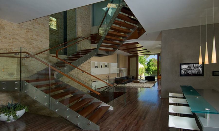 Bor i luksus ejendom af Bill Gates hus trapper korridor