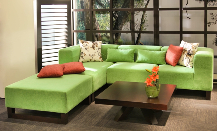 ζωντανή ιδέα σαλόνι πράσινο καναπέ γωνία καφέ πίνακα floral διακόσμηση