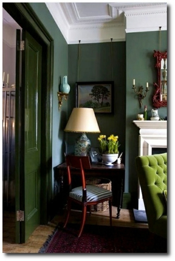 elävät ideoita olohuone luonnon värit seinä muotoilu smaragdinvihreä