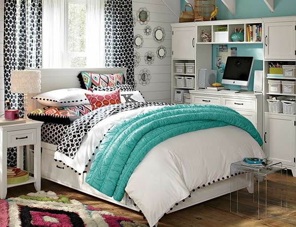 ungdomsrum design seng pc skrivebord tæppe