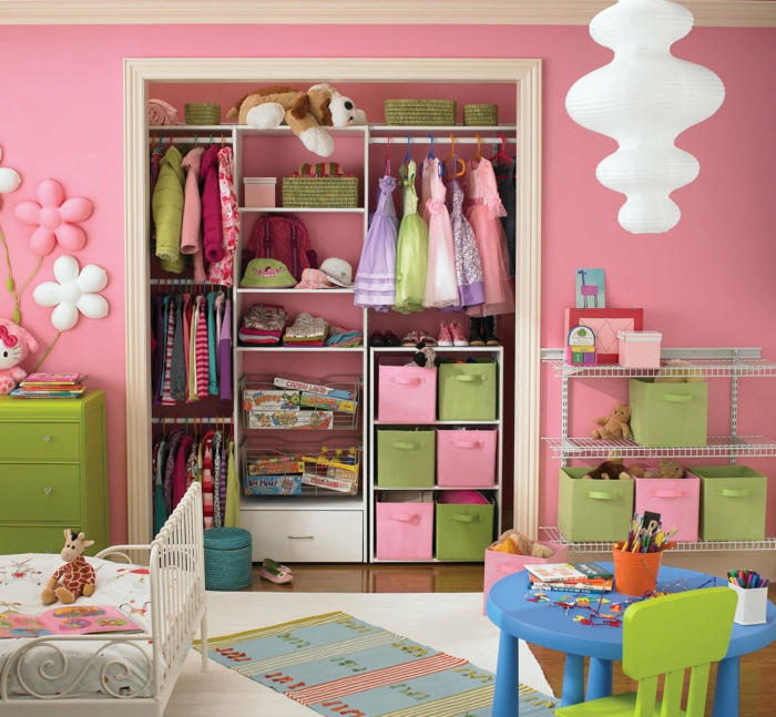 בית תפאורה חדר ילדים ילדה ורוד קיר צבע משתלה רהיטים