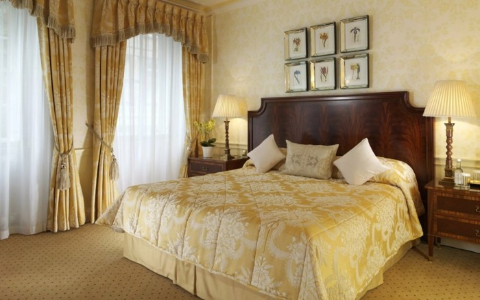 家居装饰卧室优雅的窗帘在明亮的色调