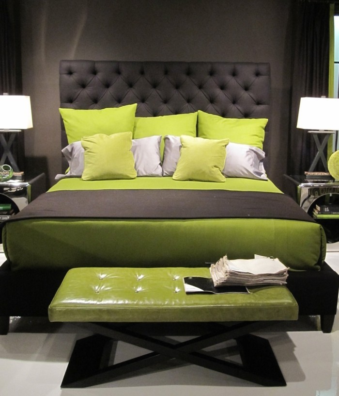 生活理念卧室绿枕枕头卧室长凳轻地毯地板