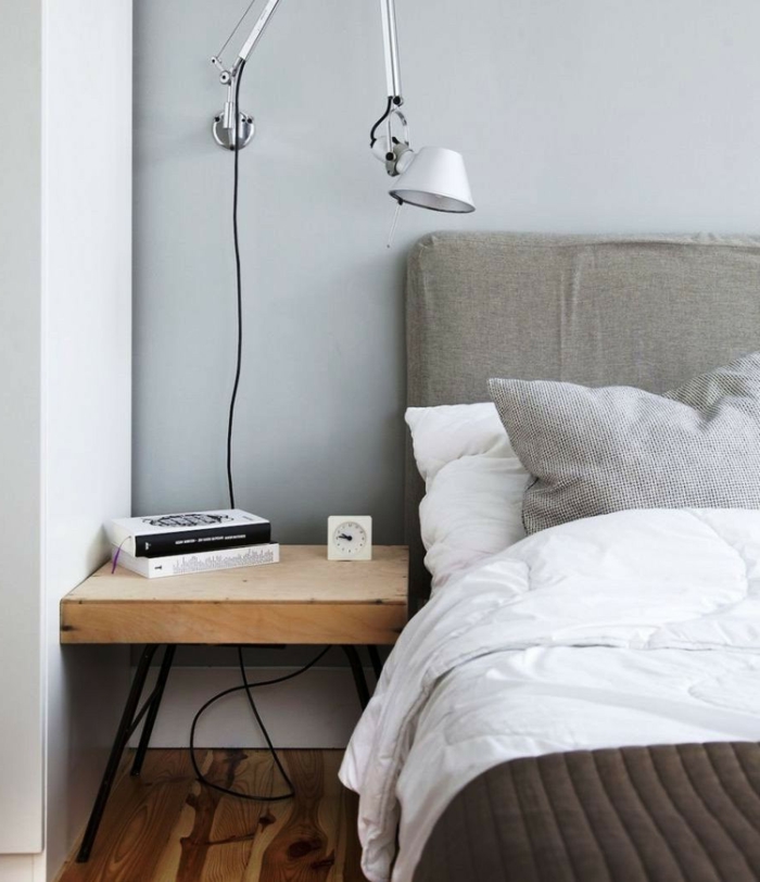 生活理念卧室浅灰色墙壁小卧室地板木质外观