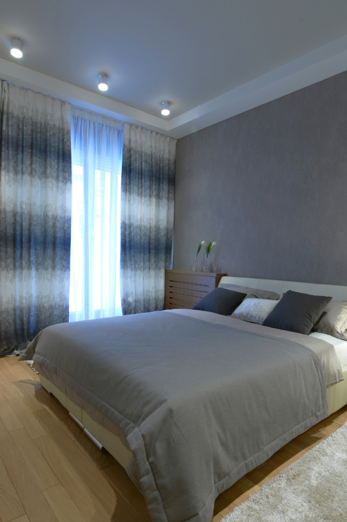 生活理念卧室简单的灰色美丽的窗帘