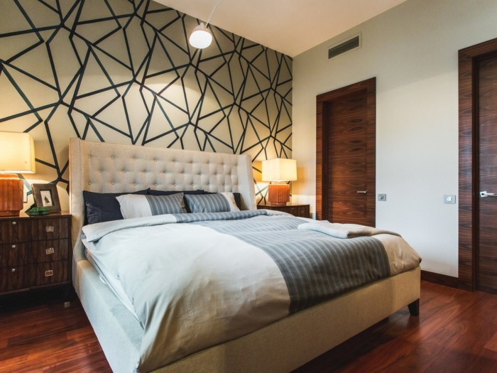 Gyvenamos idėjos miegamojo sienų dizainas su geometriniais motyvais