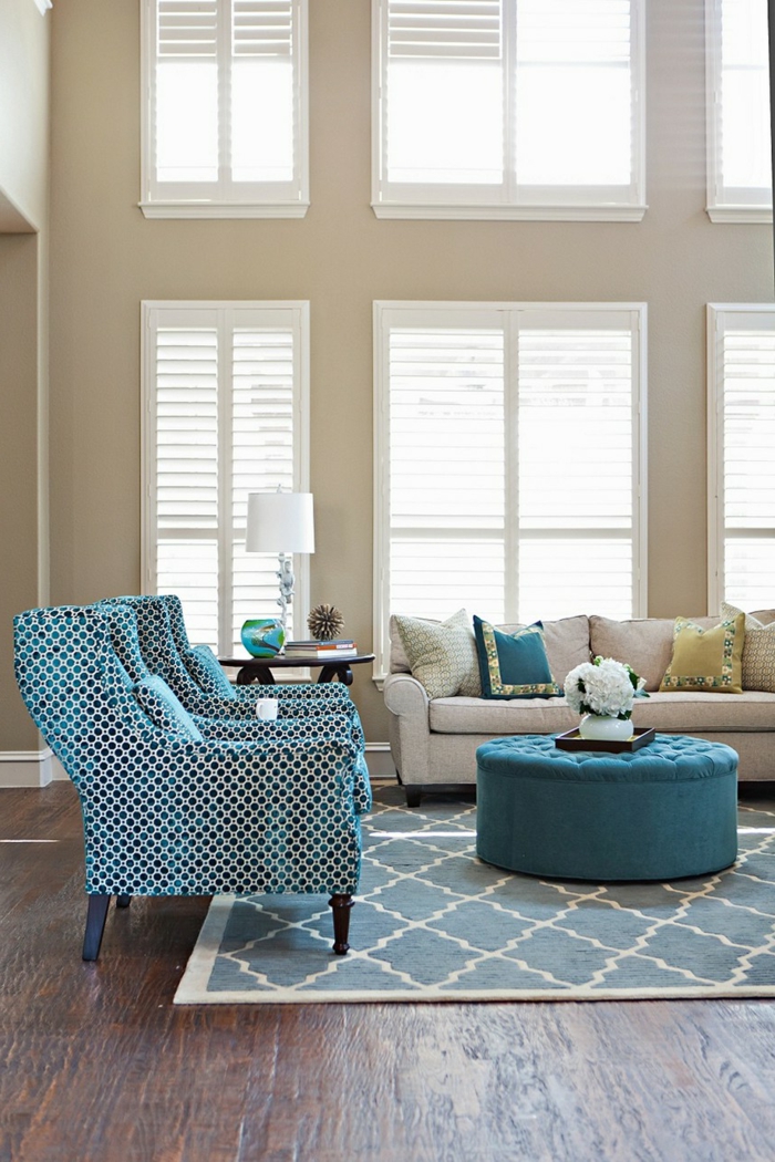 nábytek nápady bydlení nápady obývací pokoj béžové stěny modrá tkanina vzor