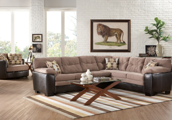 živé myšlenky obývací pokoj béžová rohová pohovka pruhovaný koberec otevřený plán