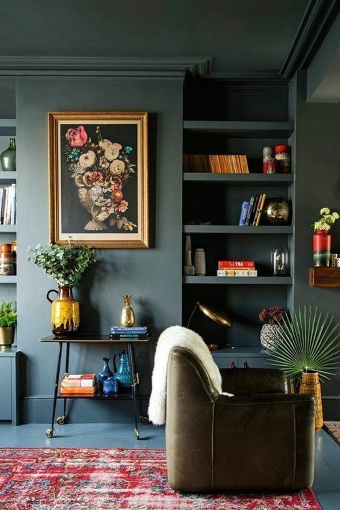 生活的想法客厅灰色墙壁彩色地毯