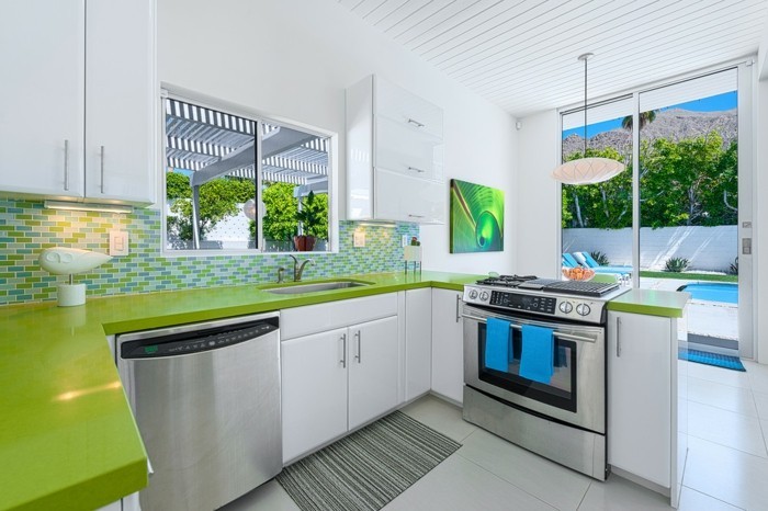 επίπεδη διακόσμηση ιδέες σπίτι ιδέες κουζίνα πράσινη επιφάνεια εργασίας ψηφιδωτά πλακάκια