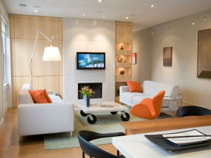 stue belysning indbygget loft belysning orange kaste pude chic sofaer