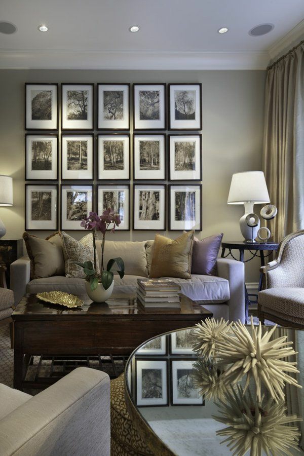 Ideas de diseño de sala de estar gris Imagen de pared de sofá de mesa de madera