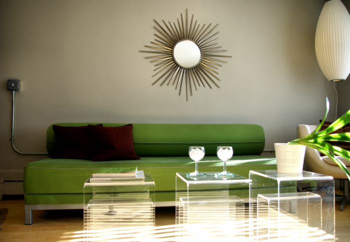 ιδέες σαλόνι πράσινο καναπέ δροσερό διαφανή τραπέζια