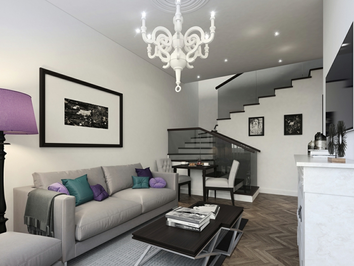 woonkamer decoratie ideeën kleine kamer grijze bank interieur trap paarse accenten