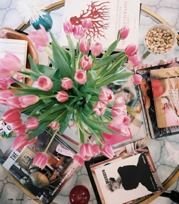Meubles de salon meubles table basse ronde vase avec des tulipes