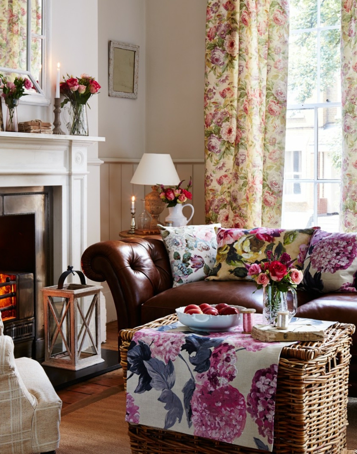 σαλόνι σαλόνι καναπές στυλ καναπές floral σχέδιο τζάκι ζεστό