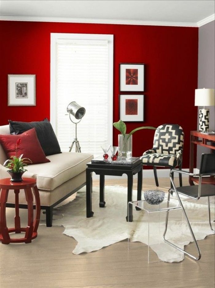 gyvenimo kambario tapybos idėjos, raudonos sienos, iškirpti kilimų sienos dekoro