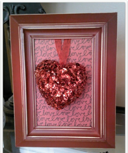 whimsical DIY deco ideas for picture frames glittering red