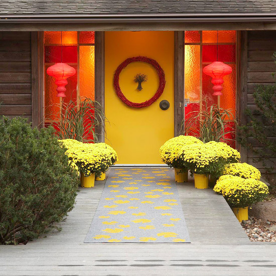 frumos decor de toamnă radiant galben crizanteme galben ușă