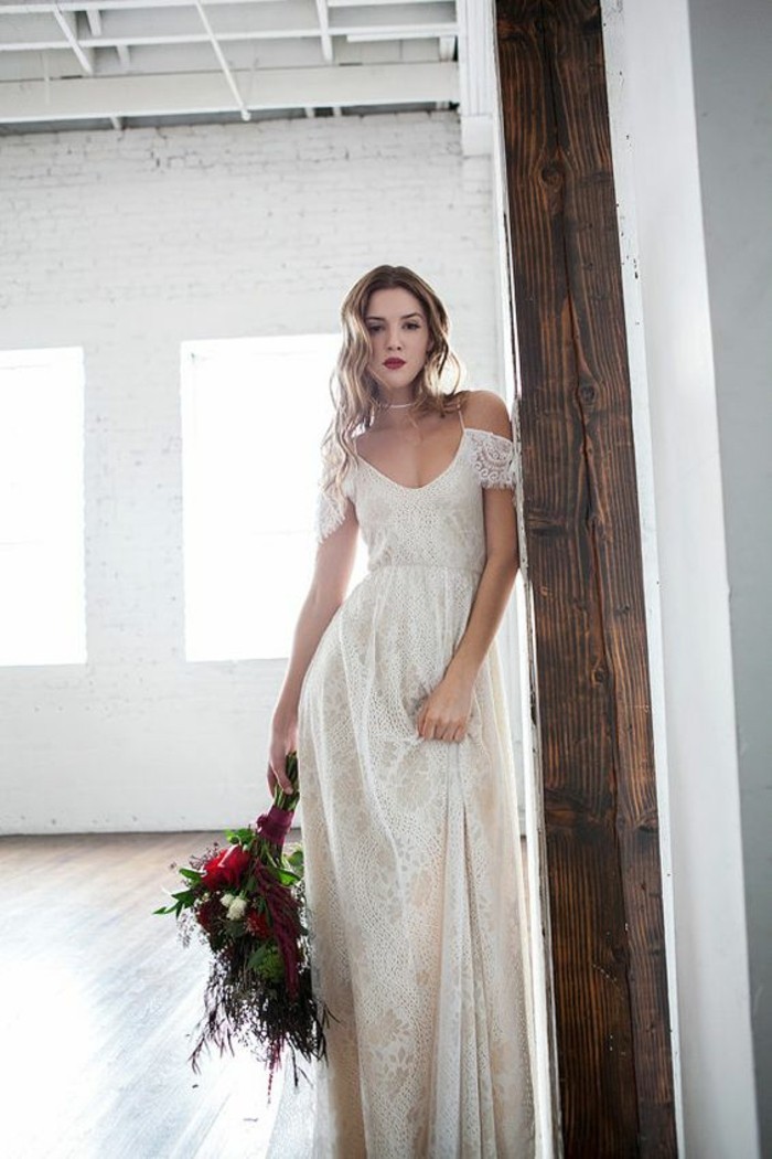 美丽的婚纱波西米亚风格长长的花边白色