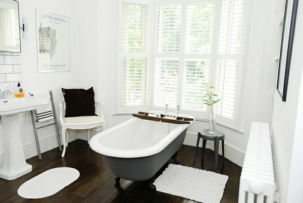 nykyaikainen kylpyhuone minimalistinen itsenäinen kylpyamme