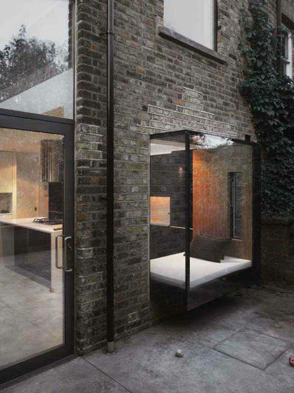 bay okno minimalistický design okna sedadla cihlová zeď
